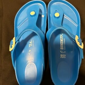 Pre-loved Birkenstock Gizeh essential size 38 or W 7-7.5